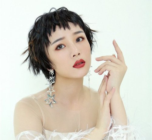 漂亮新娘头发如何梳更完美？ 21年影楼热点新娘婚纱短发发型top6