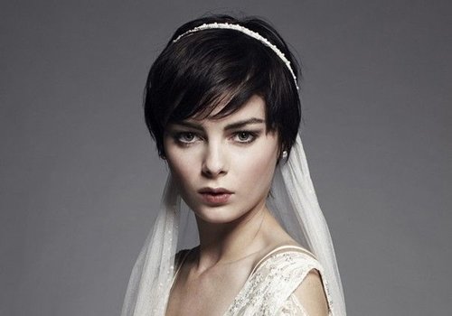 漂亮新娘头发如何梳更完美？ 21年影楼热点新娘婚纱短发发型top6