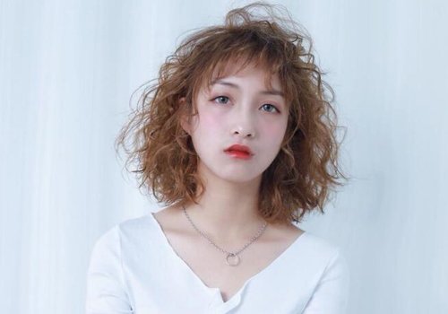 女生短发怎么烫好看小卷 21年头发少女性最新小卷短发上线