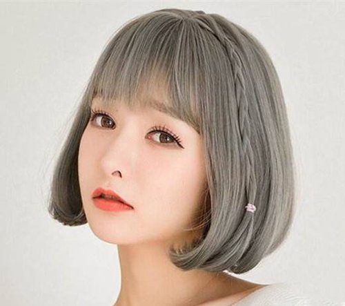 冬天女生染深灰亚麻色头发显白吗? 冬季女生流行显白的染发颜色