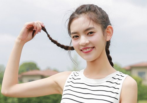 ʺ϶쵰Ůѧ¶ 鶯Ů