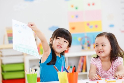 漂亮儿童适合的发型 活泼又撩人的孩子长发打造