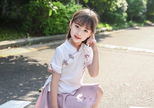 10岁女孩适合拍照的扎发 春夏给女儿扎这几款发型怎么拍都漂亮