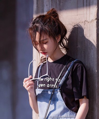 快手周周怎么挽的头发 快手网红扎的头发