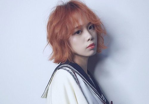 女生韩版小波浪卷短发发型 清纯的小姑娘烫着好看四十岁行吗？