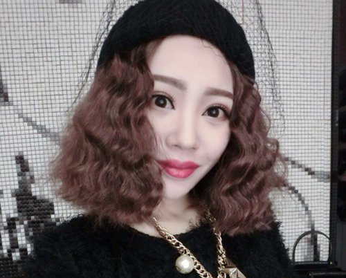 女生韩版小波浪卷短发发型 清纯的小姑娘烫着好看四十岁行吗？