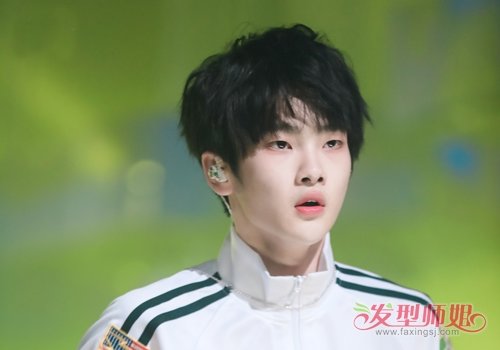 脸大的男生如何选短发？ 注意这几点就行啦！ 大脸男生最新修颜刘海短发设计