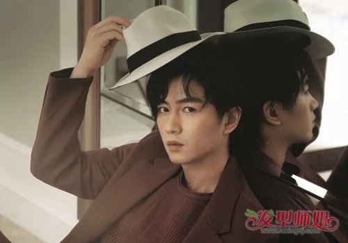 脸大的男生如何选短发？ 注意这几点就行啦！ 大脸男生最新修颜刘海短发设计