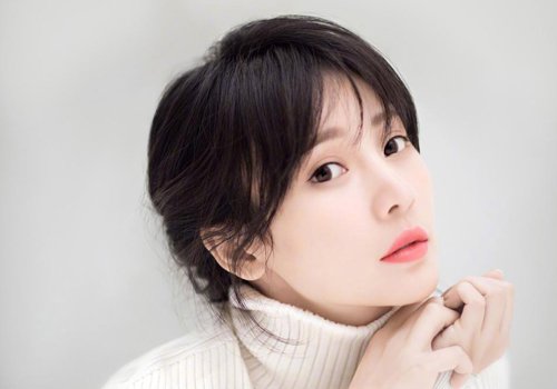 50岁发型怎么做显年轻 70后女士减龄发型选短发还是能拯救一下的