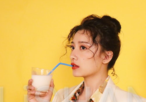 教你扎显脸小的丸子头，随你怎么玩都不乱，大脸女生值得借鉴
