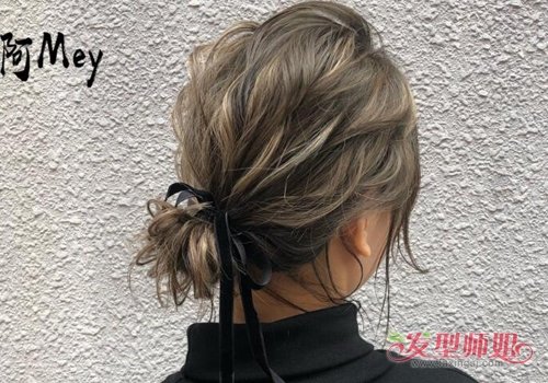 24短发女生流行扎发发型简单又美腻 短发女生可以在家自己扎的发型